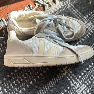 Veja sneakers in beige